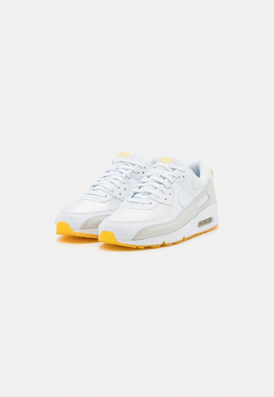 Фото № 4 с приближением к товару «‎AIR MAX»
