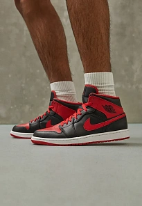 Фото № 1 с приближением к товару «‎AIR JORDAN 1 MID»