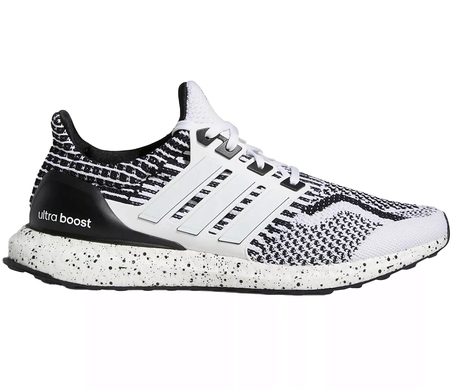 Фото № 1 с приближением к товару «‎adidas Ultra Boost 5.0 DNA Cloud White Black»