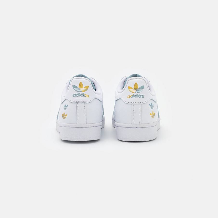 Фото № 3 с приближением к товару «‎Adidas Superstar »