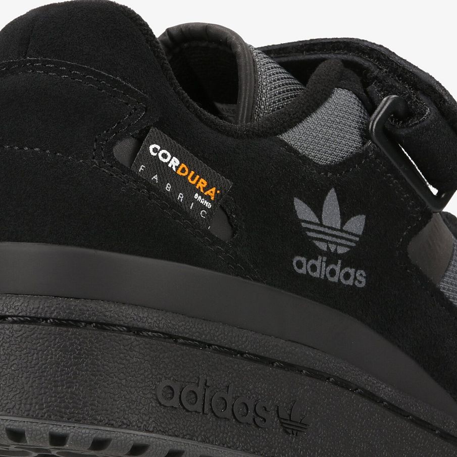 Фото № 5 с приближением к товару «‎Adidas Forum »