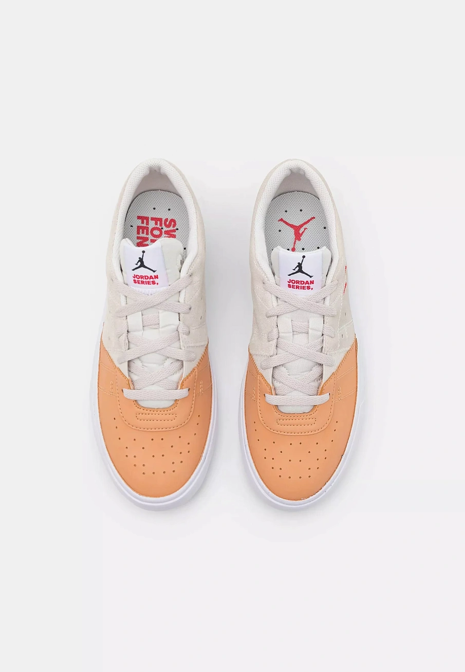 Фото № 3 с приближением к товару «‎JORDAN SERIES ES»