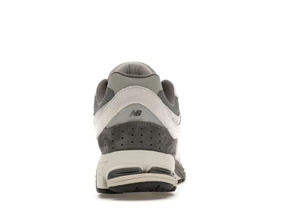 Фото № 4 с приближением к товару «‎New Balance 2002R»