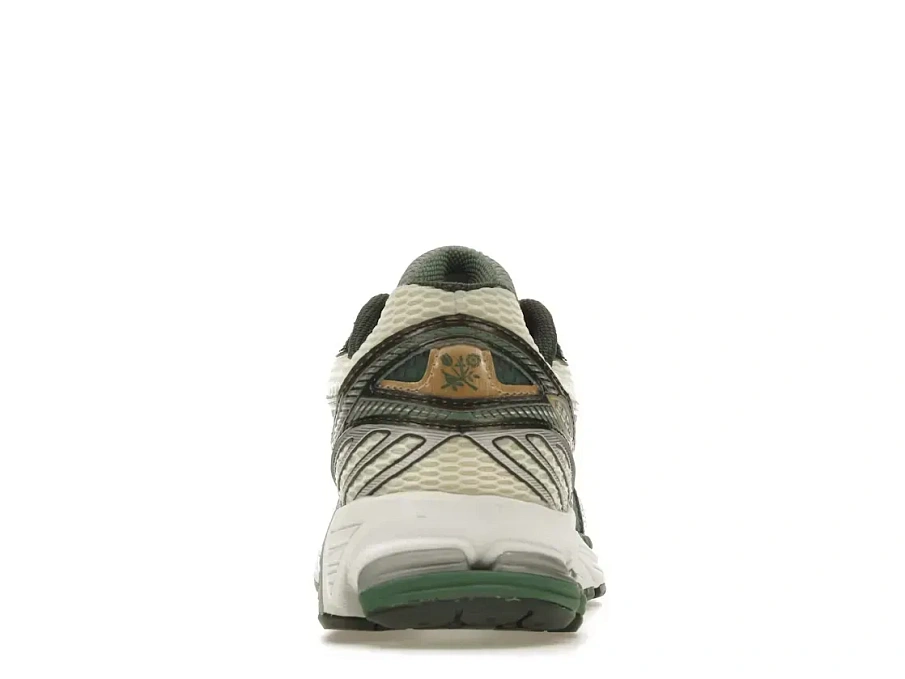 Фото № 4 с приближением к товару «‎New Balance 860v2»