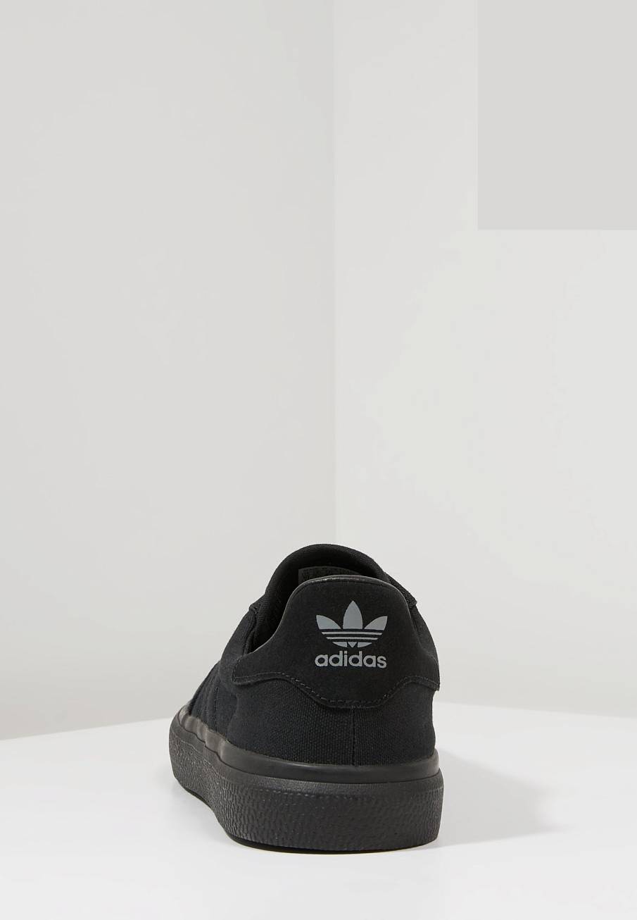 Фото № 4 с приближением к товару «‎Adidas 3mc »