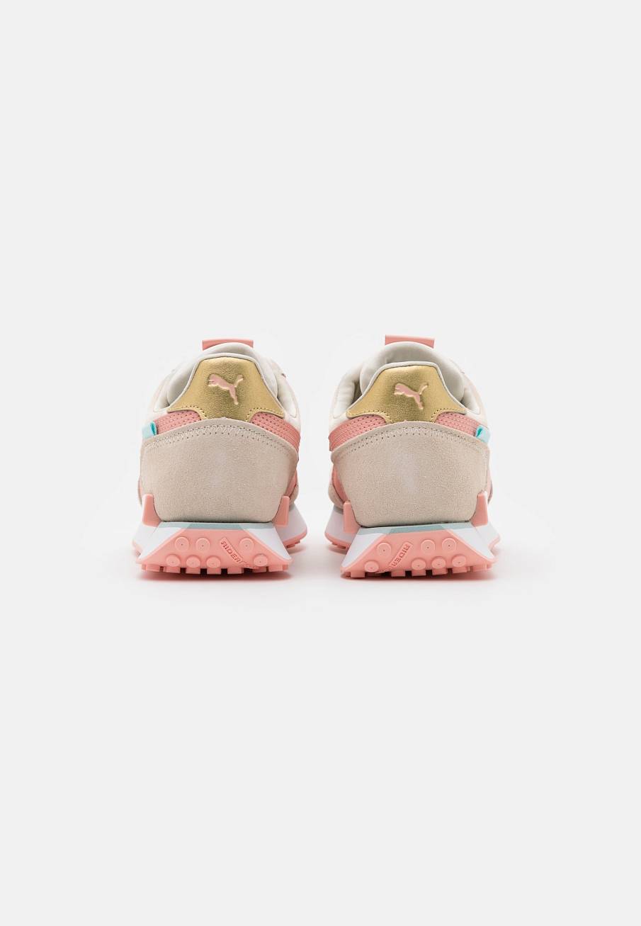 Фото № 4 с приближением к товару «‎Puma Future Rider Chrome »