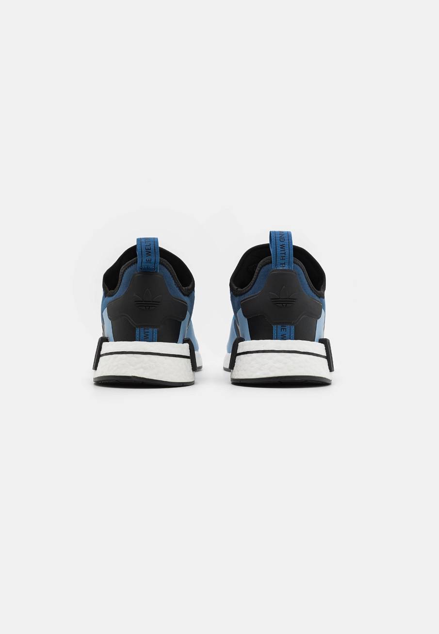 Фото № 3 с приближением к товару «‎Adidas Nmd_r1 »