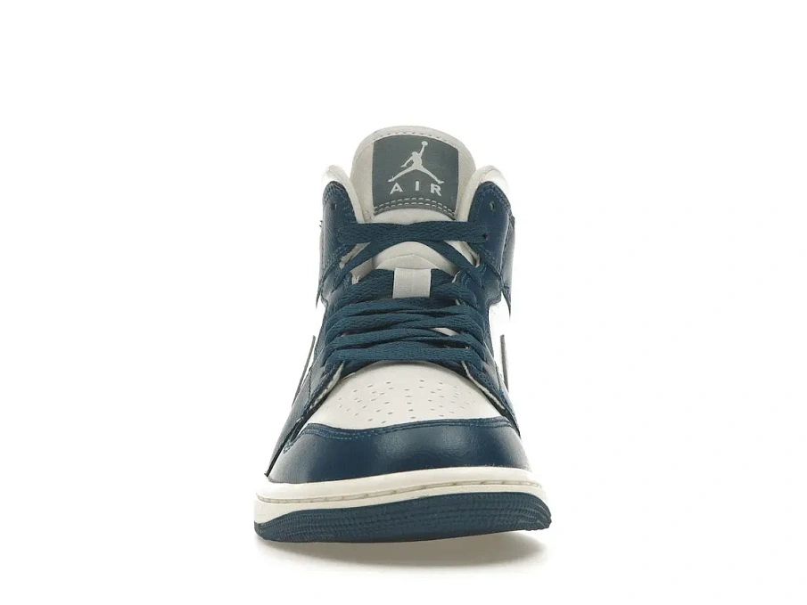 Фото № 2 с приближением к товару «‎Jordan 1 Mid French Blue »