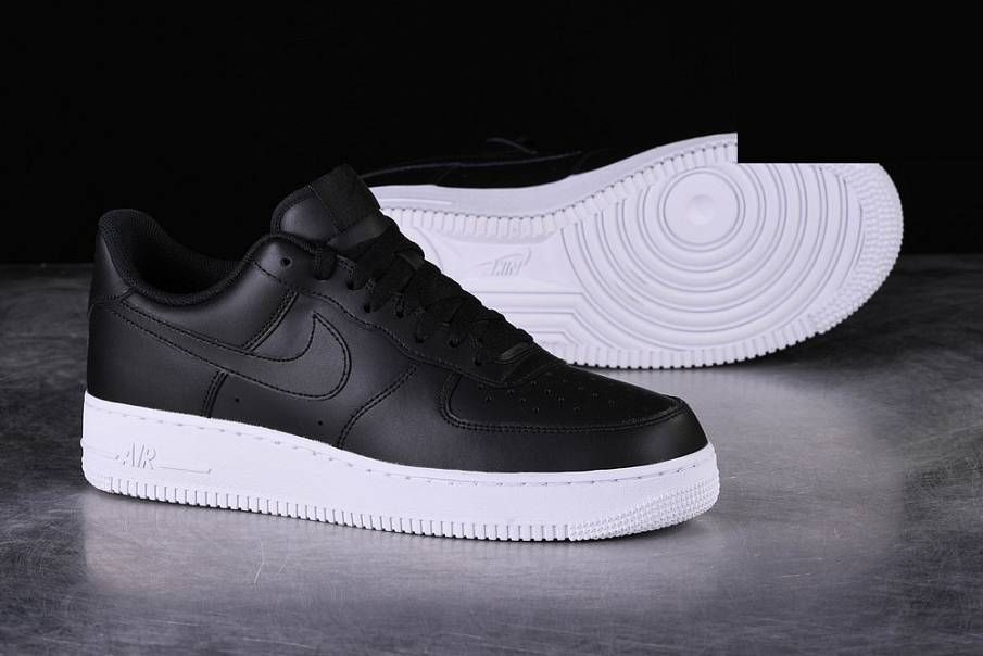 Фото № 5 с приближением к товару «‎Nike Air Force 1 ’07 »