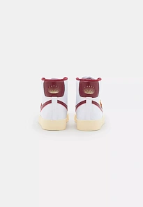Фото № 3 с приближением к товару «‎W BLAZER MID 77 SE»
