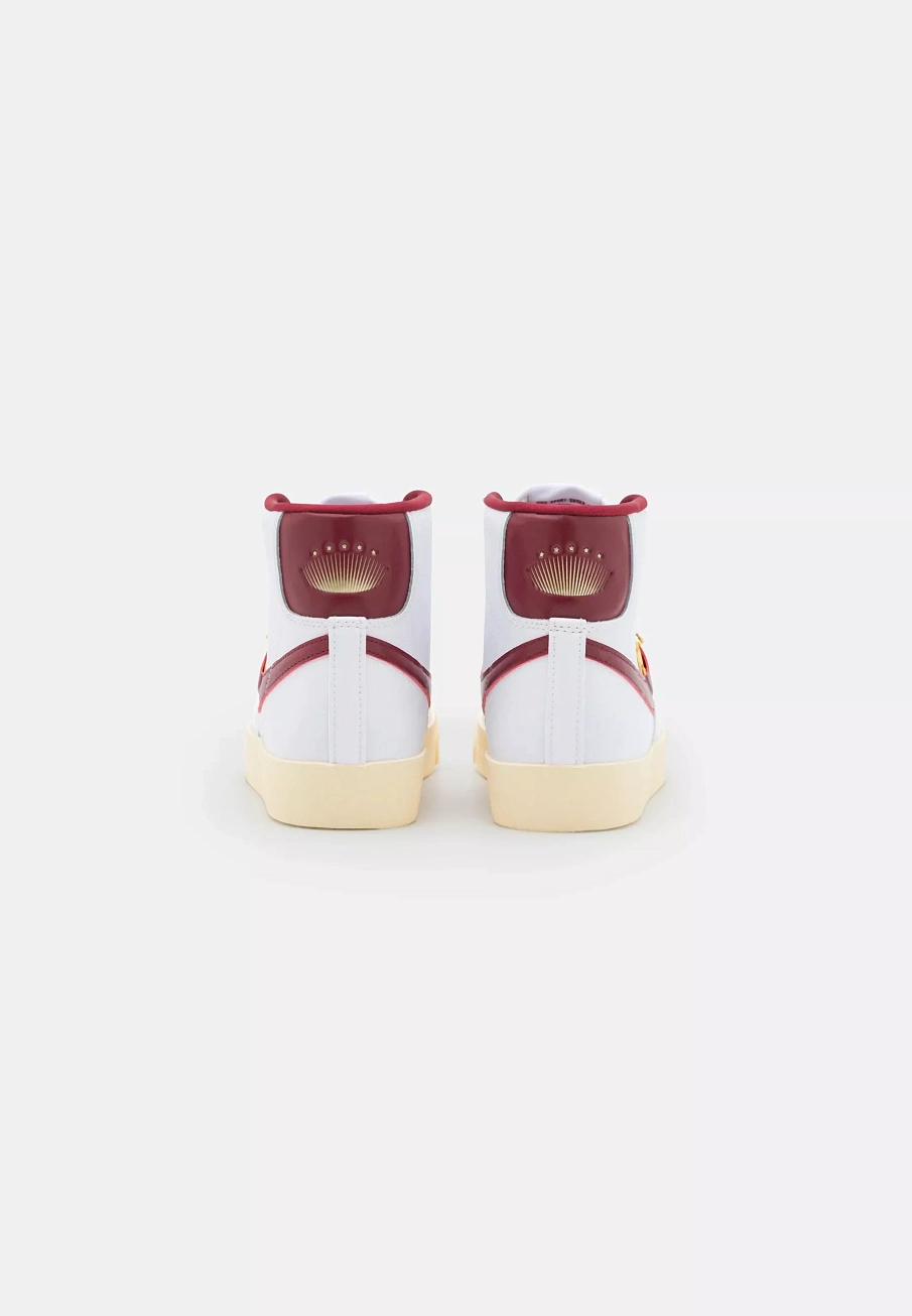 Фото № 3 с приближением к товару «‎W BLAZER MID 77 SE»