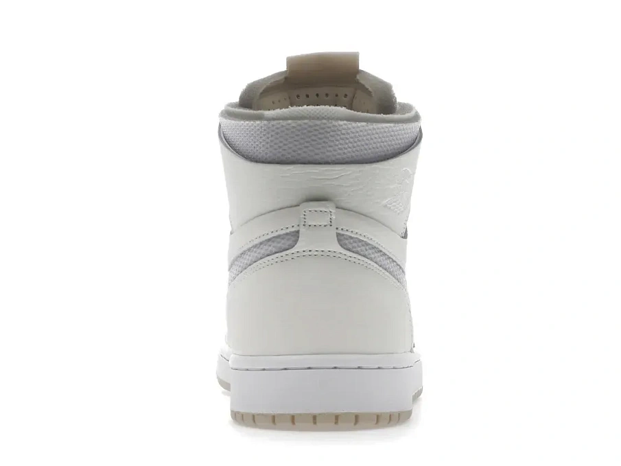Фото № 4 с приближением к товару «‎Jordan 1 High Zoom Air CMFT Pearl White »