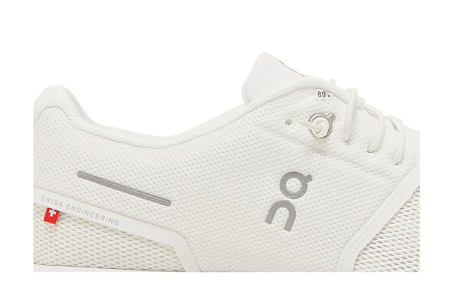 Фото № 3 с приближением к товару «‎ON Women's Cloud 5 All White»