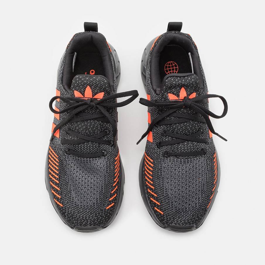 Фото № 4 с приближением к товару «‎Adidas Swift 22 »