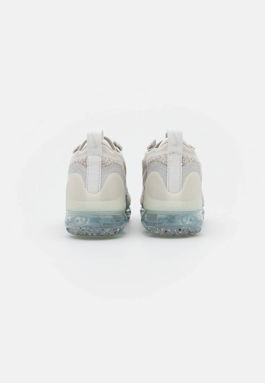 Фото № 2 с приближением к товару «‎Nike Air Max Vapormax FK »