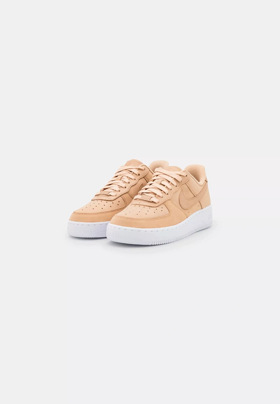 Фото № 1 с приближением к товару «‎NIKE AIR FORCE 1 PREMIUM»