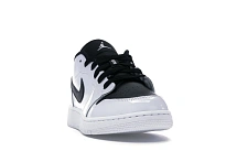 Фото № 4 с приближением к товару «‎Jordan 1 Low White Black »