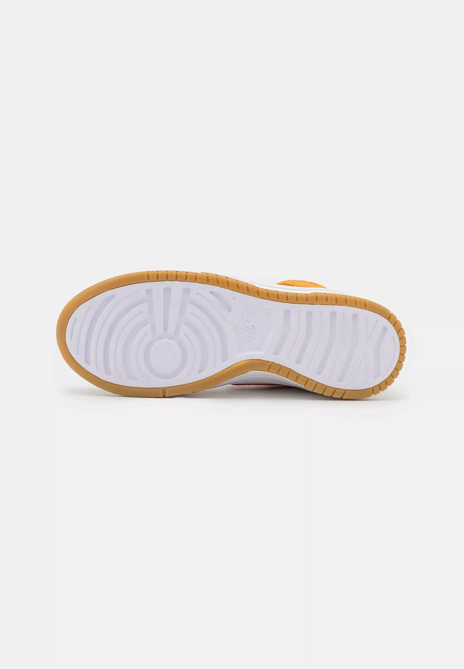 Фото № 3 с приближением к товару «‎DUNK HIGH UP»