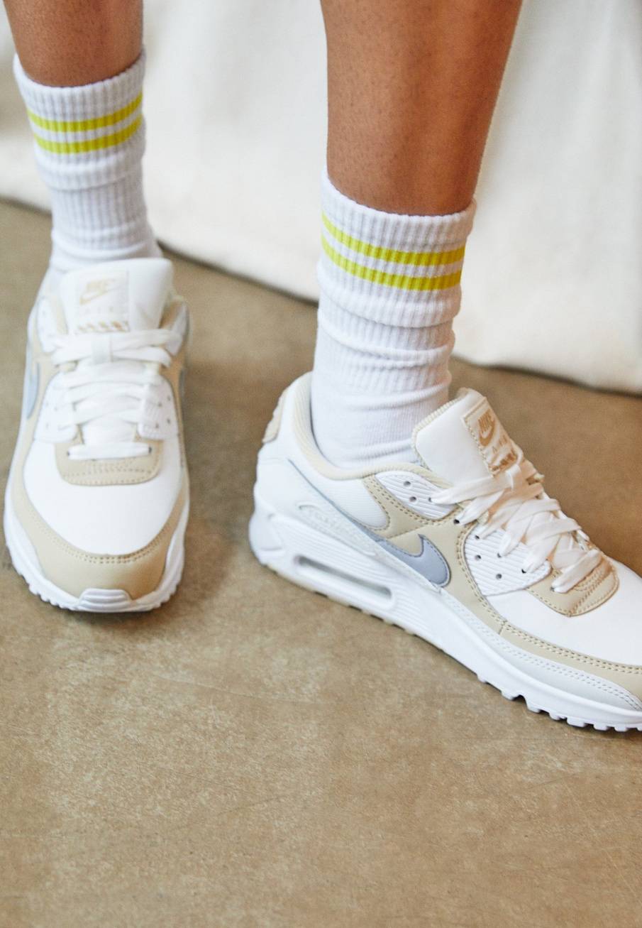 Фото № 4 с приближением к товару «‎Nike Air Max 90 »