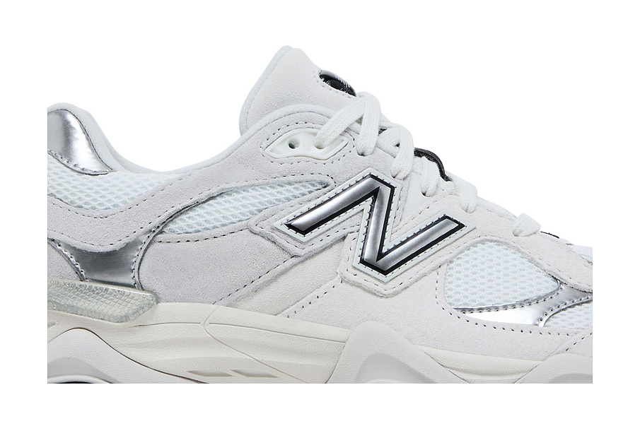 Фото № 3 с приближением к товару «‎New Balance 9060 White Black Metallic Silver»