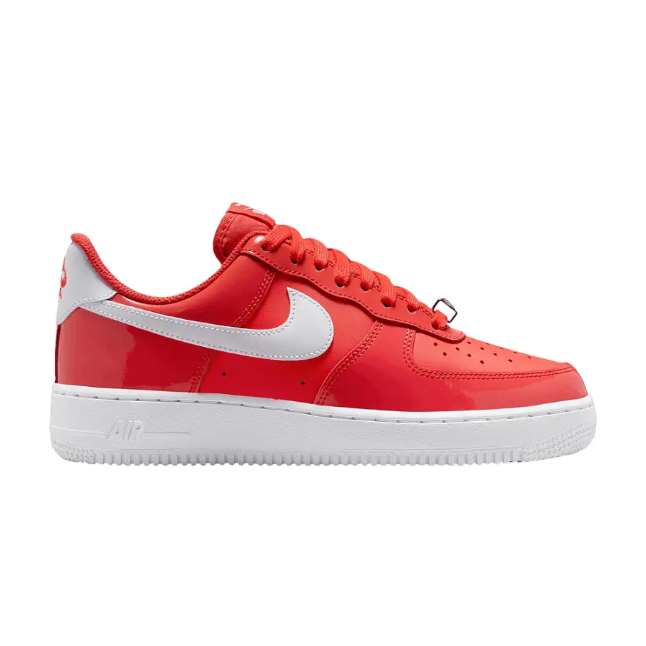 Фото № 1 с приближением к товару «‎Nike Women's Air Force 1 Low 07 Patent Light Crimson White (IR5450-600)»
