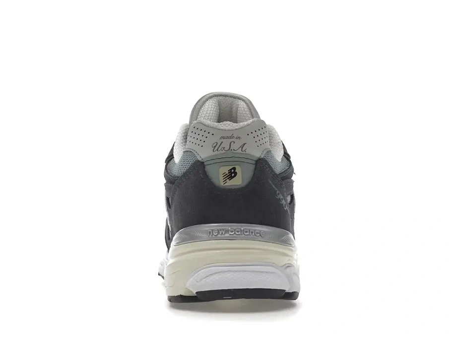 Фото № 4 с приближением к товару «‎New Balance 990v3»