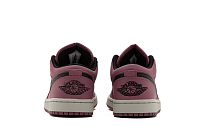 Фото № 4 с приближением к товару «‎Nike Air Jordan 1 Retro Wmns Mulberry »