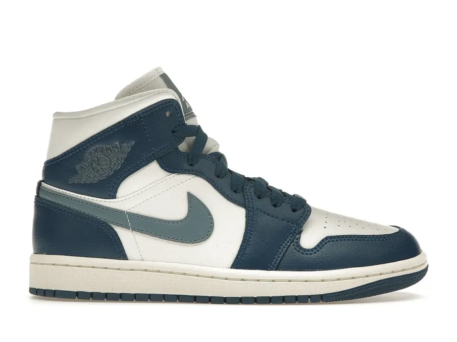 Фото № 1 с приближением к товару «‎Jordan 1 Mid French Blue »