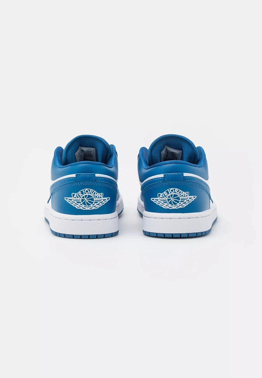 Фото № 2 с приближением к товару «‎AIR JORDAN 1 »