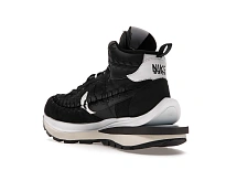 Фото № 6 с приближением к товару «‎Nike Vaporwaffle sacai Jean Paul Gaultier Black White»