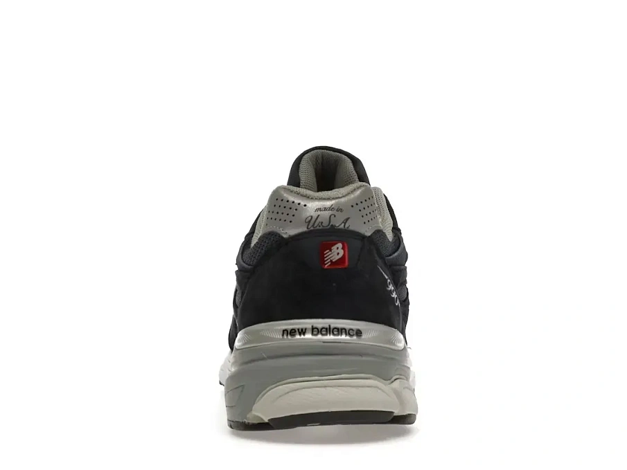 Фото № 4 с приближением к товару «‎New Balance 990v3»