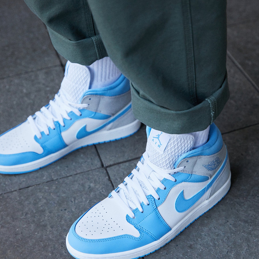 Фото № 1 с приближением к товару «‎Air Jordan 1 SE Bts »