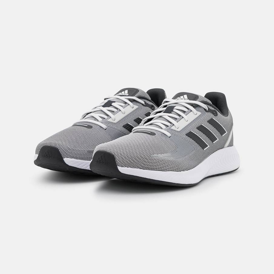 Фото № 2 с приближением к товару «‎Adidas 2.0»