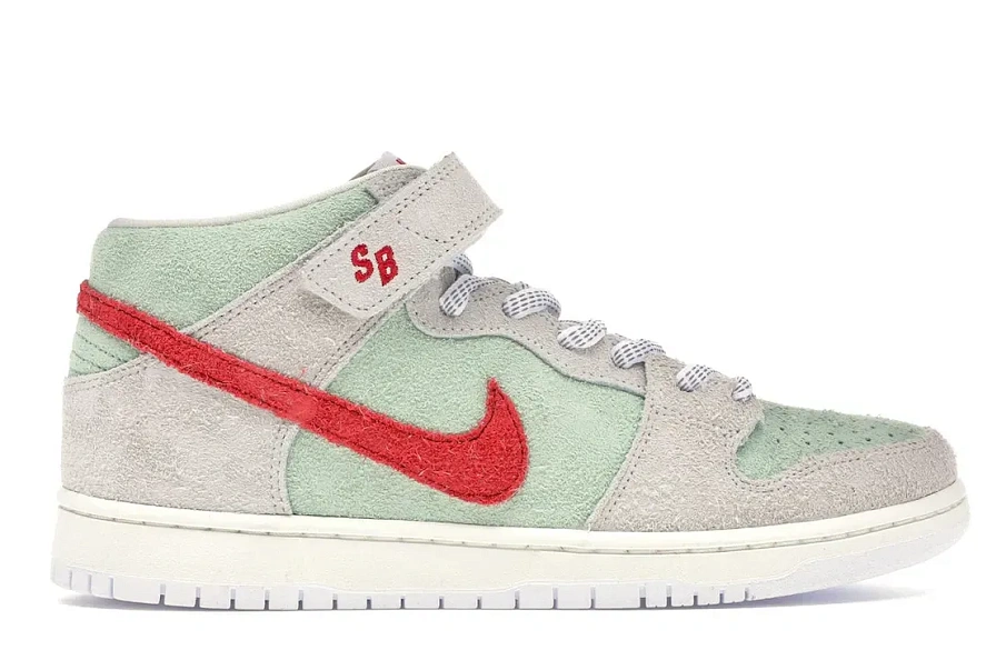 Фото № 1 с приближением к товару «‎Nike SB Dunk Mid White Widow»