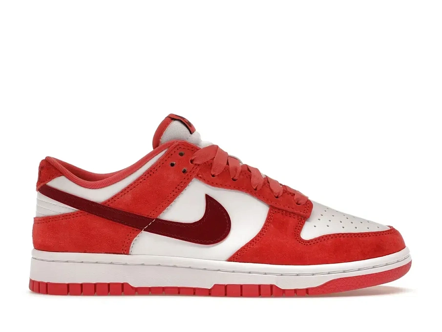 Фото № 1 с приближением к товару «‎Nike Dunk Low»