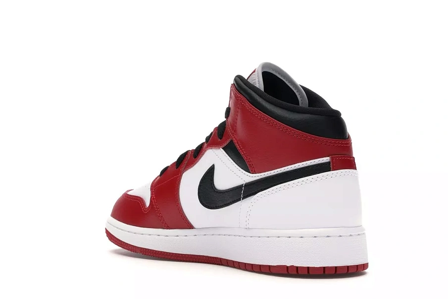 Фото № 3 с приближением к товару «‎Jordan 1 Mid Chicago (2020) »
