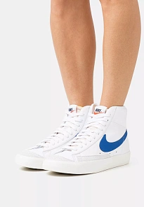 Фото № 4 с приближением к товару «‎BLAZER MID 77»