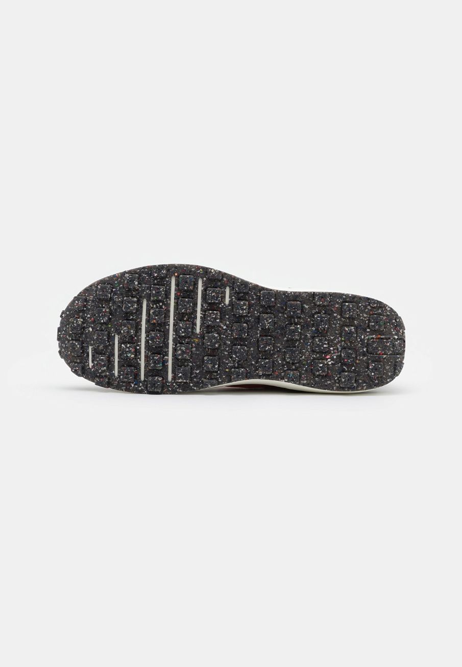 Фото № 4 с приближением к товару «‎Nike Waffle One »