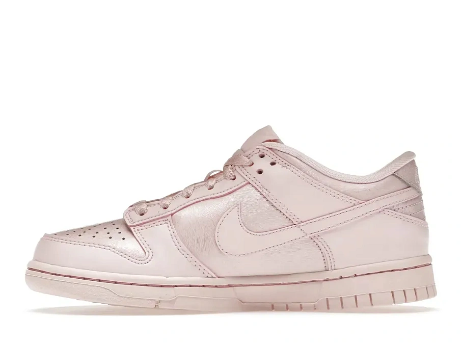 Фото № 3 с приближением к товару «‎Nike Dunk Low»