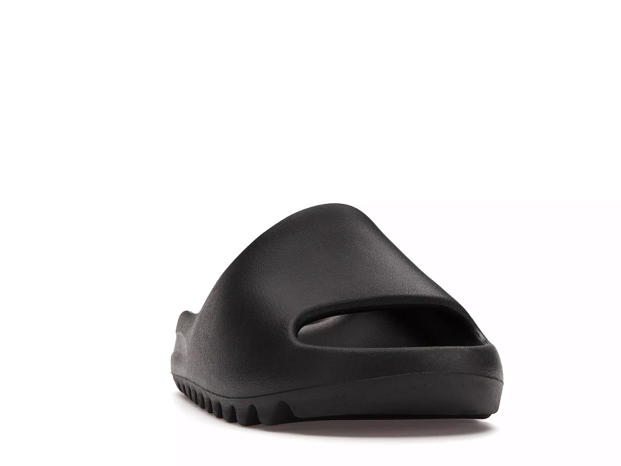 Фото № 6 с приближением к товару «‎adidas Yeezy Slide Onyx (2022/2023)»