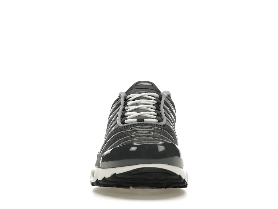 Фото № 2 с приближением к товару «‎Nike Air Max Plus Greyscale Cool Grey»