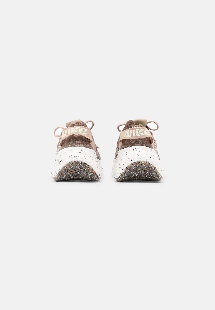 Фото № 3 с приближением к товару «‎Nike Space Hippie »