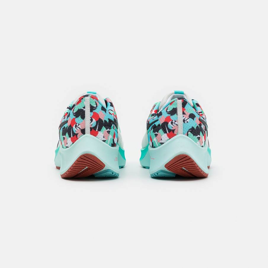 Фото № 2 с приближением к товару «‎Nike Air Zoom Pegasus 38»
