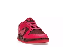 Фото № 1 с приближением к товару «‎Nike Dunk Low Valentine's Day (2022) »