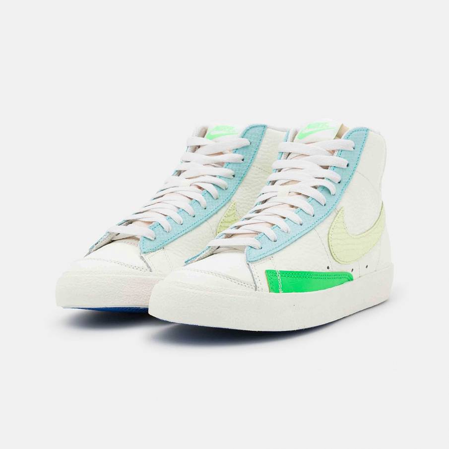 Фото № 3 с приближением к товару «‎Nike Blazer 77 »