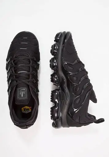 Nike Air Vapormax Plus  - 2