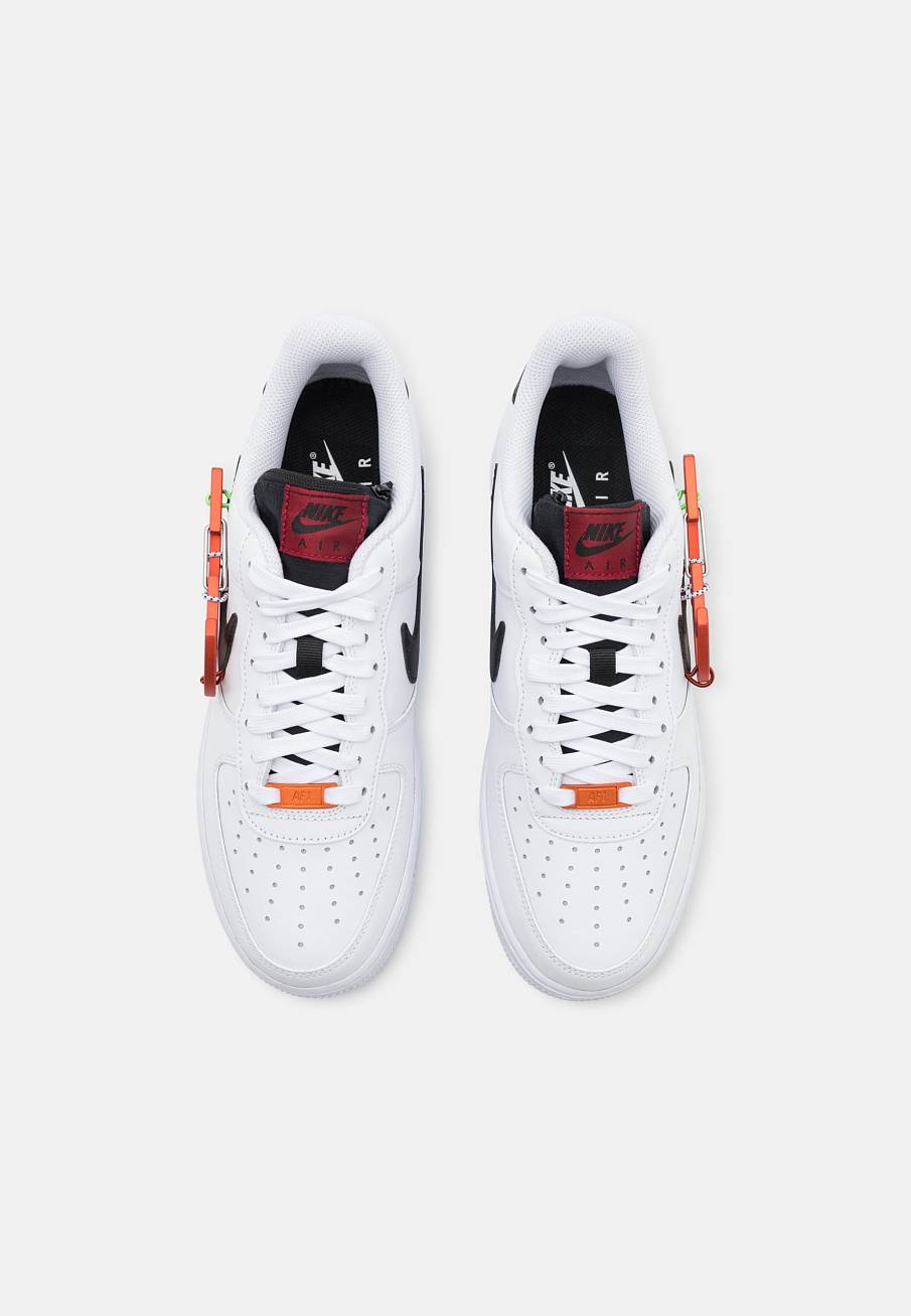 Фото № 4 с приближением к товару «‎Nike Air Force 1 ’07 Prm »