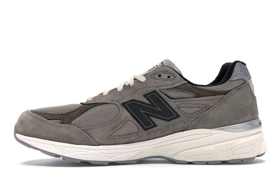 Фото № 3 с приближением к товару «‎New Balance 990v3»