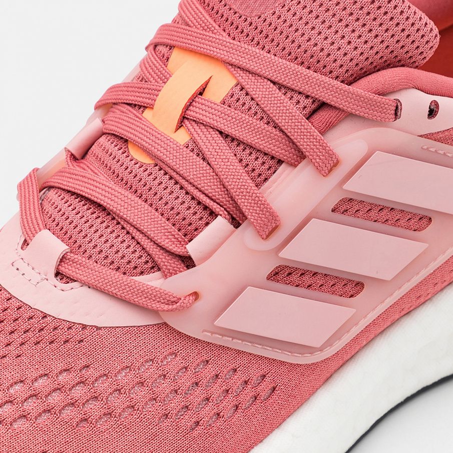 Фото № 4 с приближением к товару «‎Adidas Pureboost»