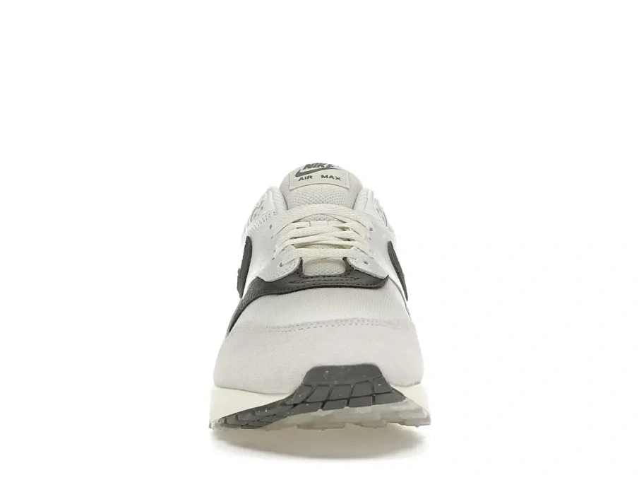 Фото № 2 с приближением к товару «‎Nike Air Max 1»